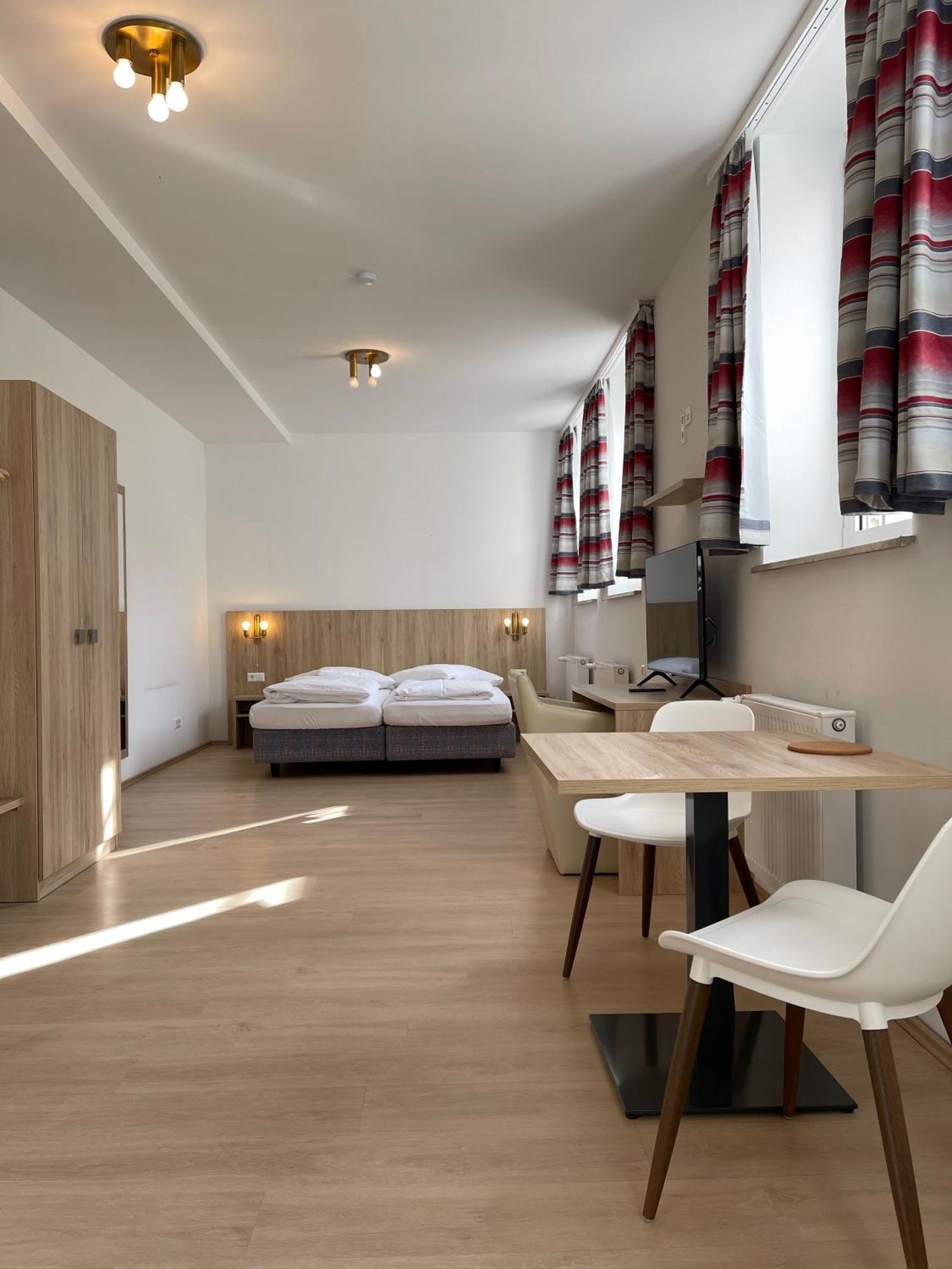 Hotel Am Roemerplatz Ulm Kültér fotó